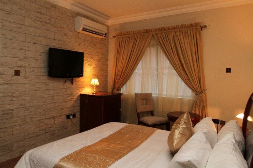Fryburg Suites Aliayabiagba Exterior foto