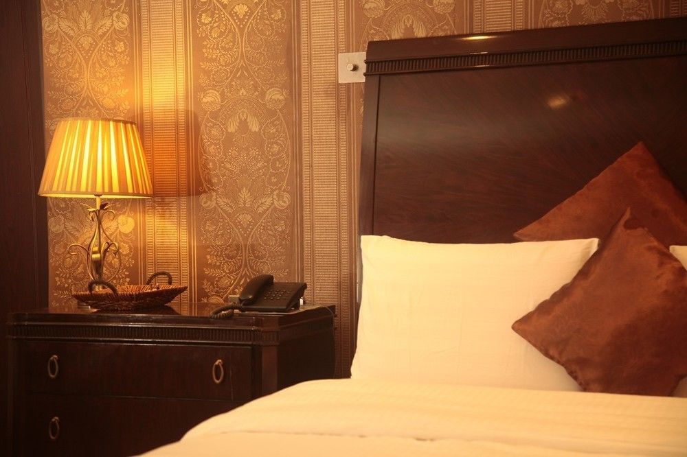 Fryburg Suites Aliayabiagba Exterior foto