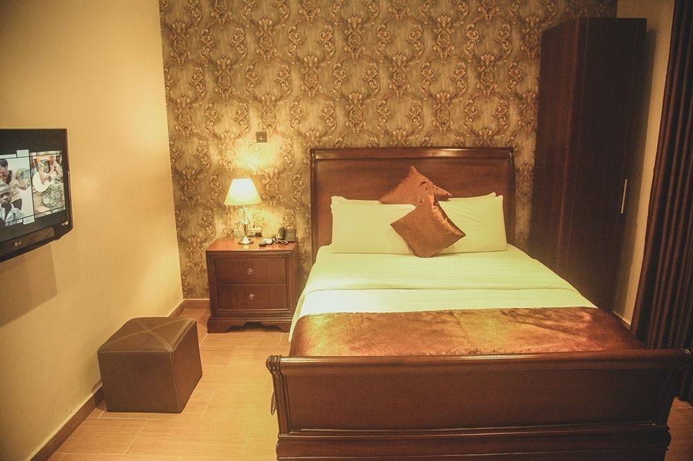 Fryburg Suites Aliayabiagba Exterior foto