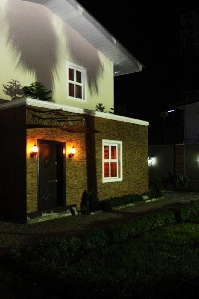Fryburg Suites Aliayabiagba Exterior foto