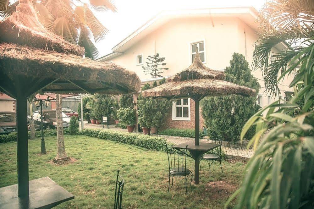 Fryburg Suites Aliayabiagba Exterior foto