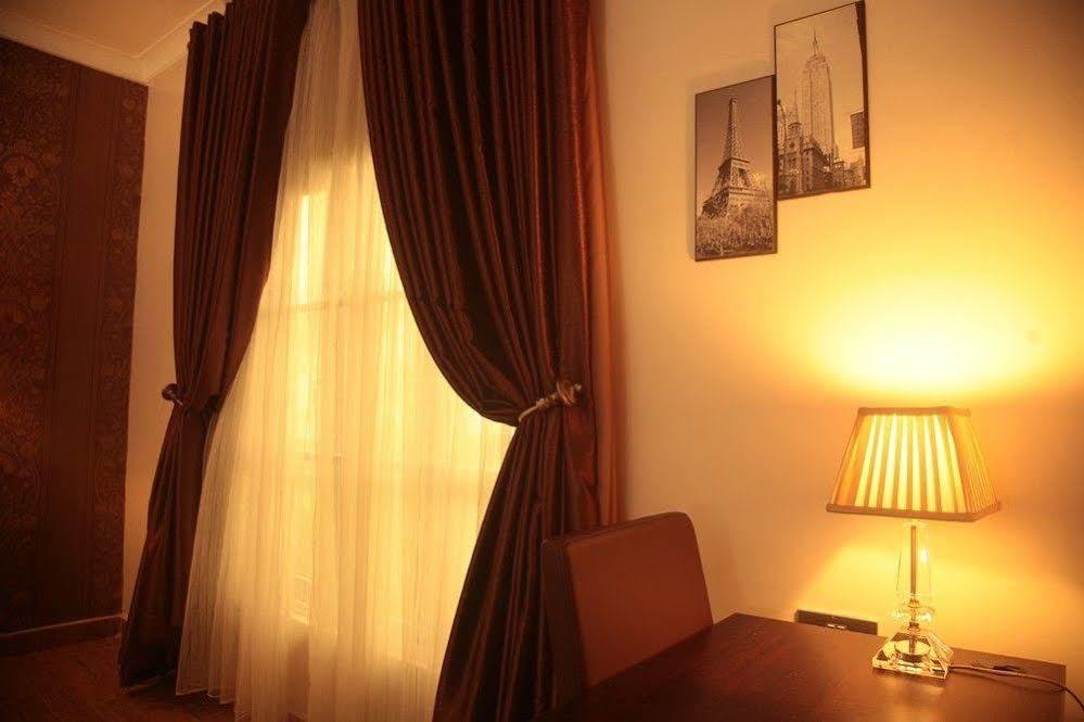 Fryburg Suites Aliayabiagba Exterior foto